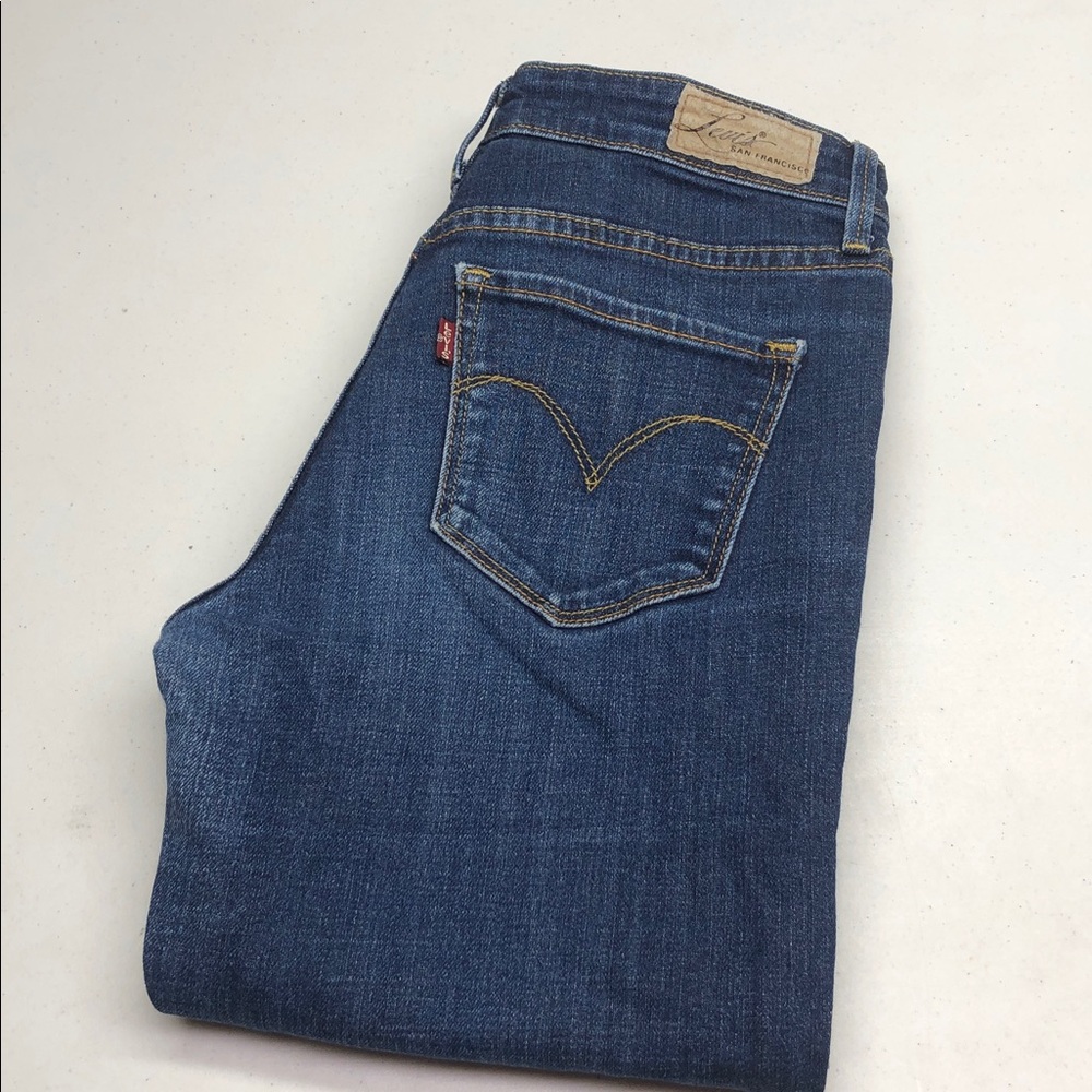 LEVIS DEMI CURVE CLASSIC STRAIGHT LEG JEANS 2/26x29 ⭐️
